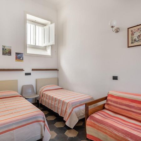 La Casa Nel Cortile Bed and Breakfast Vico Equense Exteriör bild