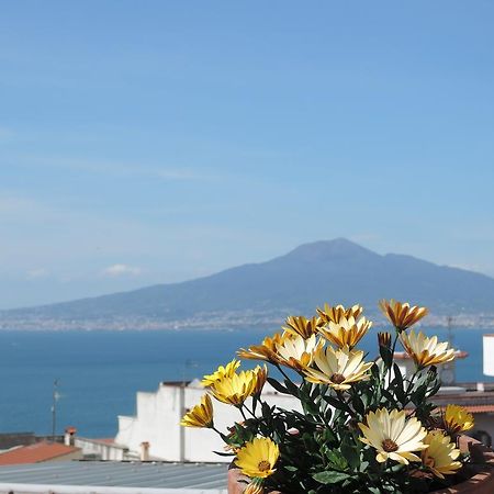 La Casa Nel Cortile Bed and Breakfast Vico Equense Exteriör bild