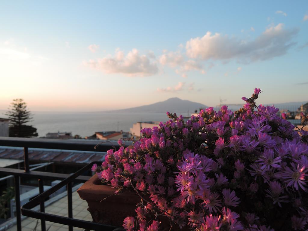 La Casa Nel Cortile Bed and Breakfast Vico Equense Exteriör bild