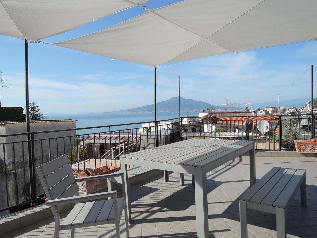 La Casa Nel Cortile Bed and Breakfast Vico Equense Exteriör bild